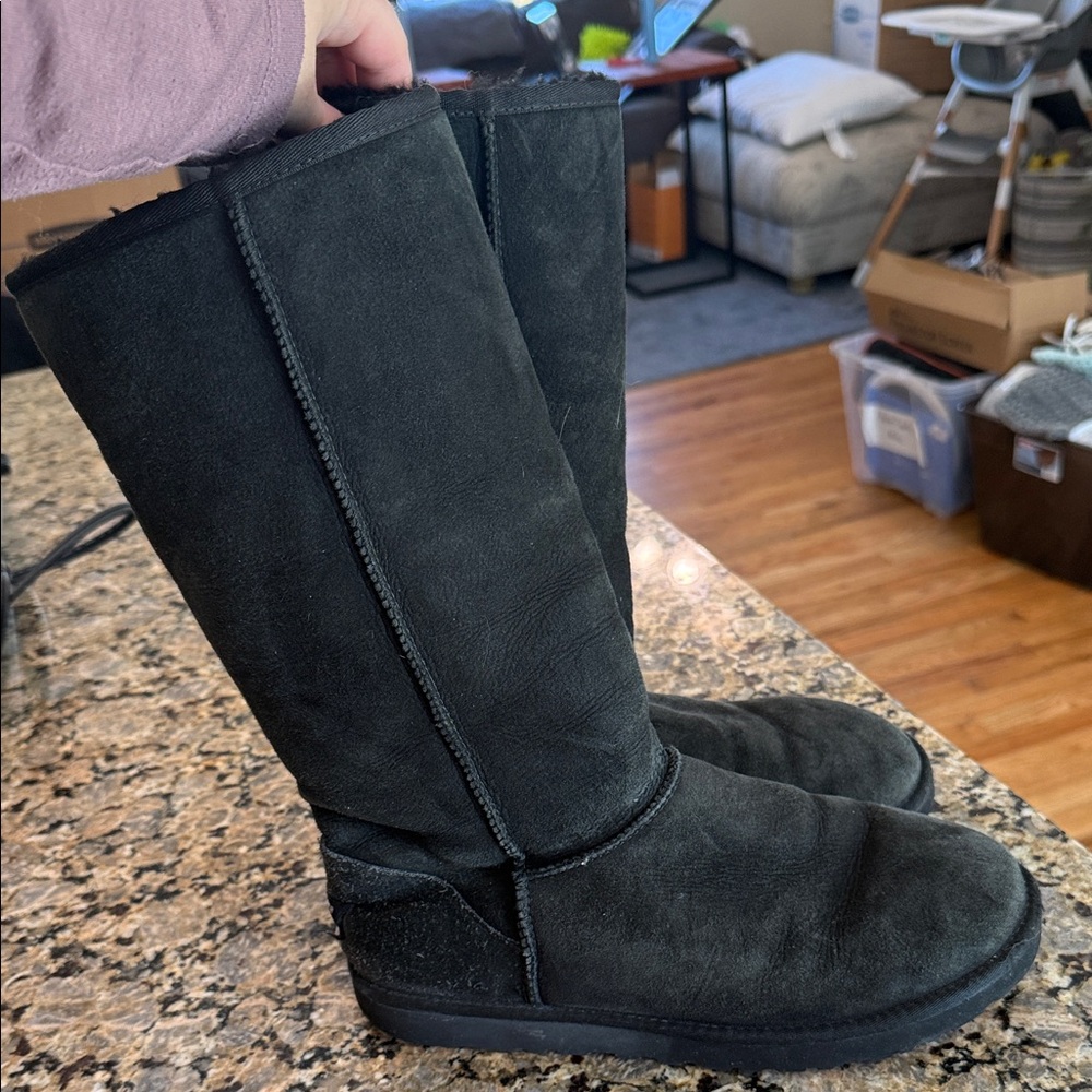Black Classic Tall Uggs
